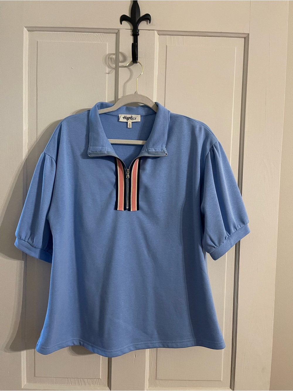 New boutique puffy sleeve top
